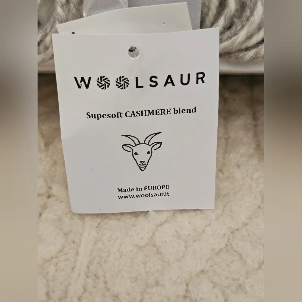 Woolsaur Plaid Supersoft Cashmere Blend Throw Blanket - Picture 3 of 5